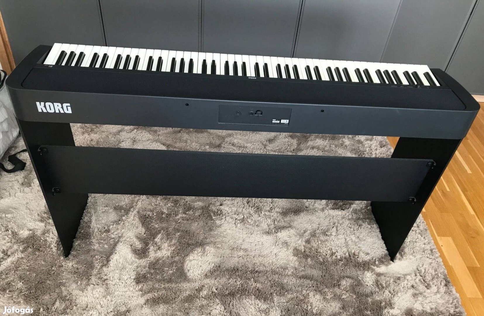 Korg B1 digitális (elektromos) zongora állvánnyal eladó