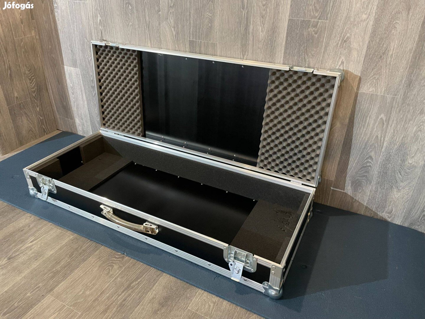 Korg Pa4x 61 Musikant keménytok. 99x38x14 58.000 Ft