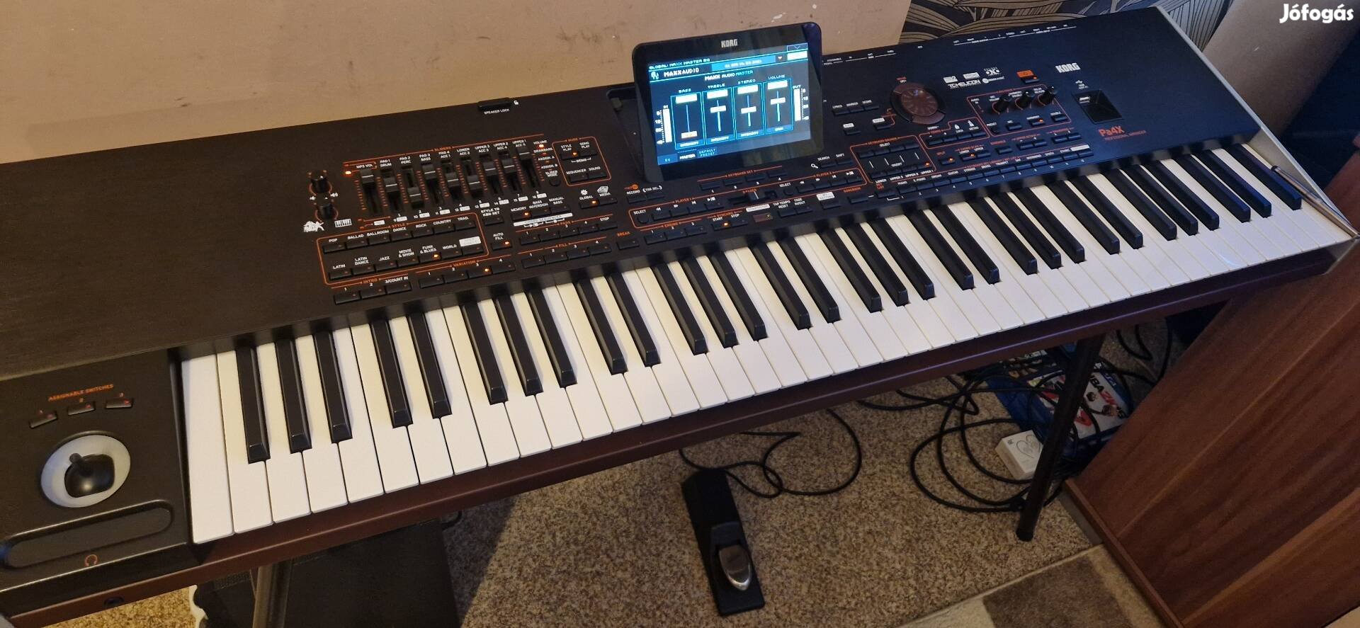 Korg Pa4x pro (rengeteg tartozékkal) 