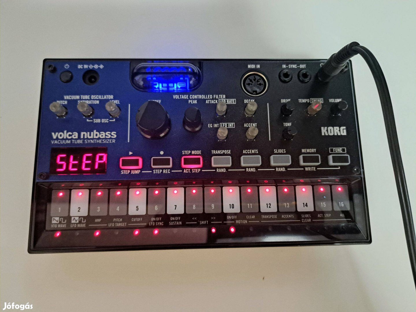 Korg Volca Nubass vákumcsöves analóg basszus szintertizátor