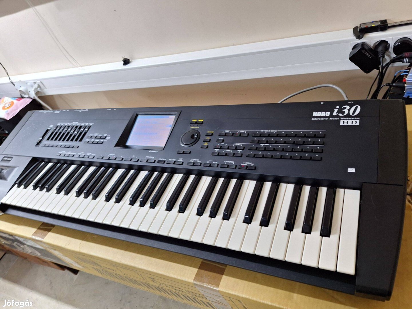 Korg i30 HD gyári dobozában H3162