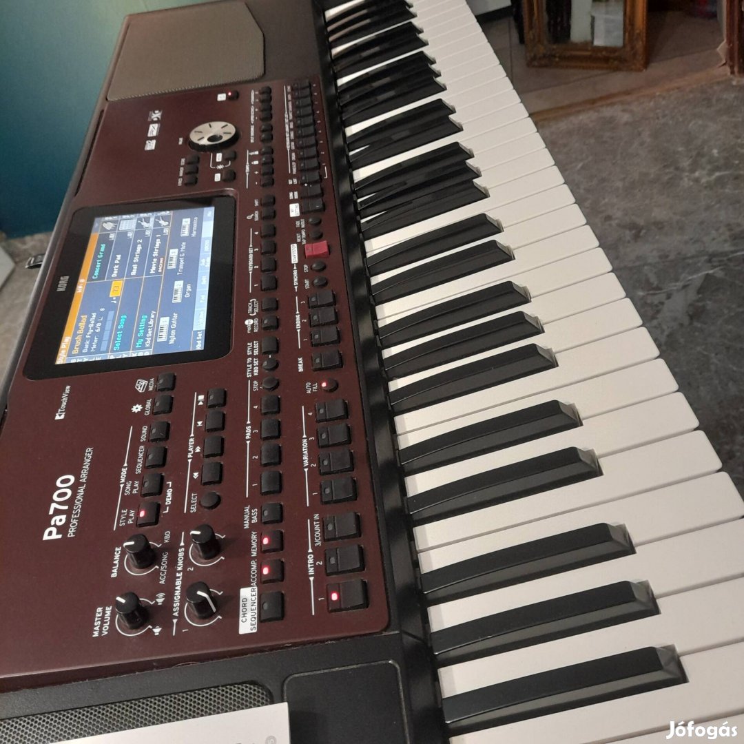 Korg pa 700 hdmi extrákkal állvány mp3 szettek 