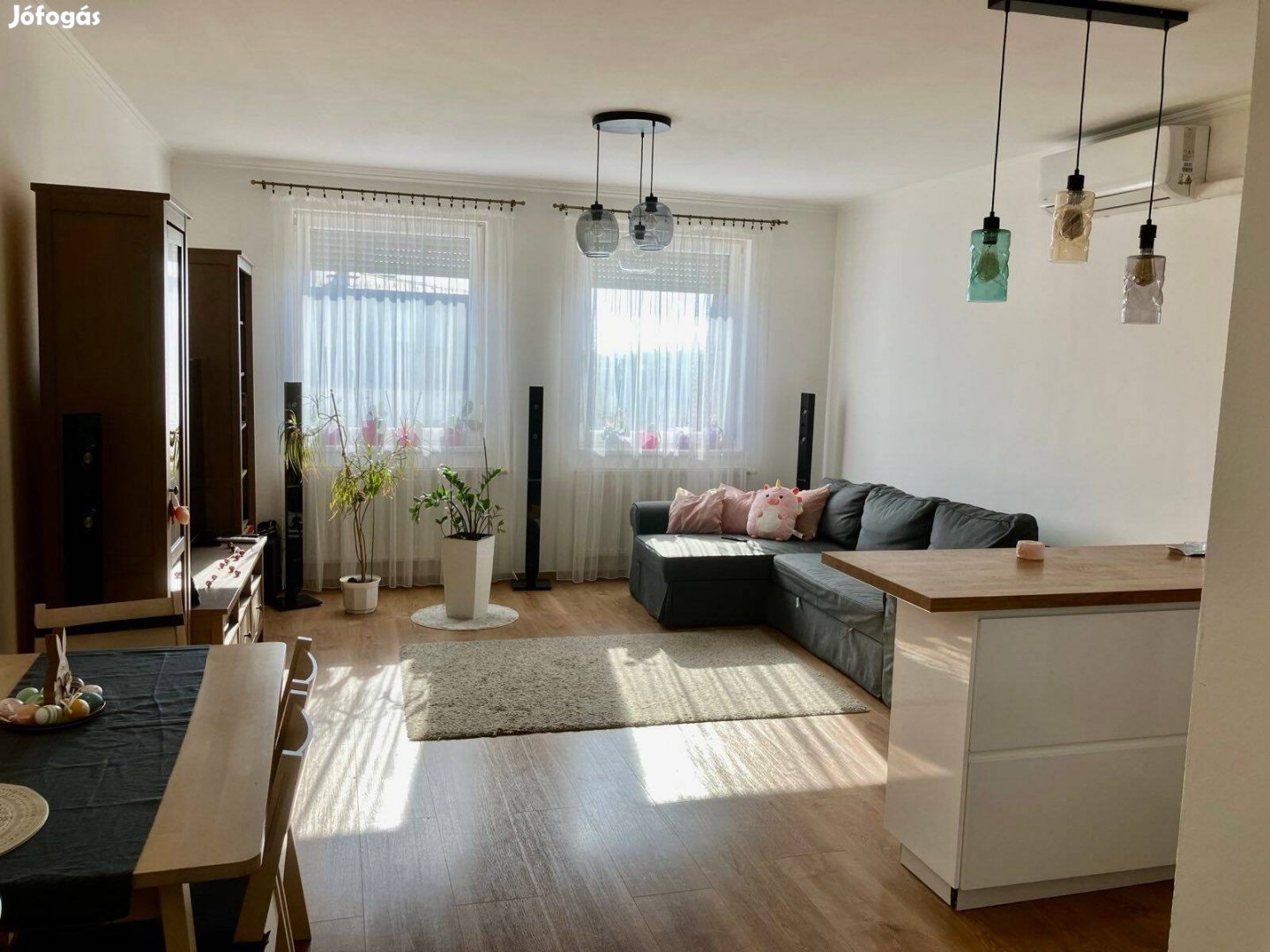 Kórház környékén fiatalos lakás eladó