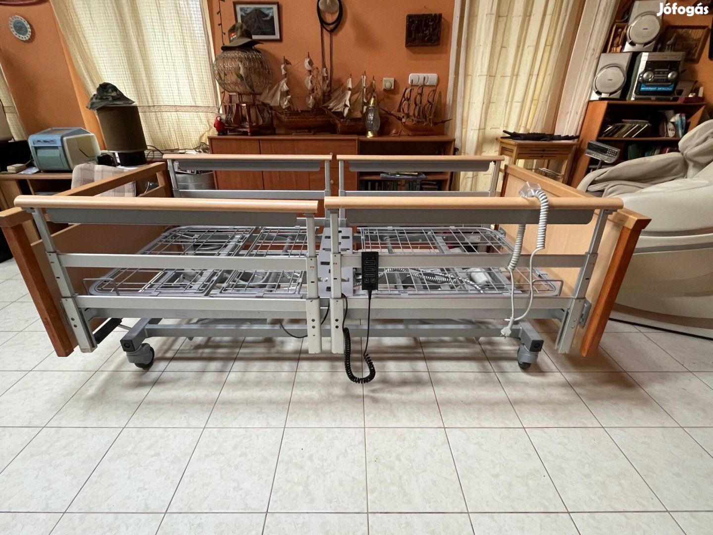 Kórházi ágy betegágy