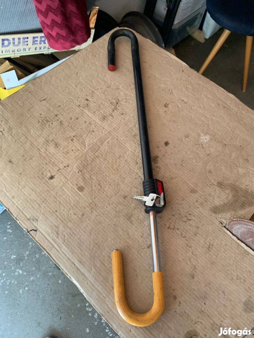 Kormányzár, kulcsos