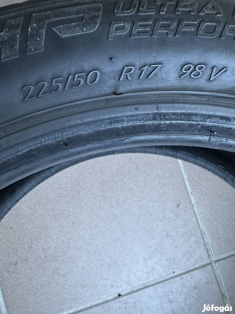 Kormoran  225/50 R17 98V UHP Nyári Gumiabroncs Szett