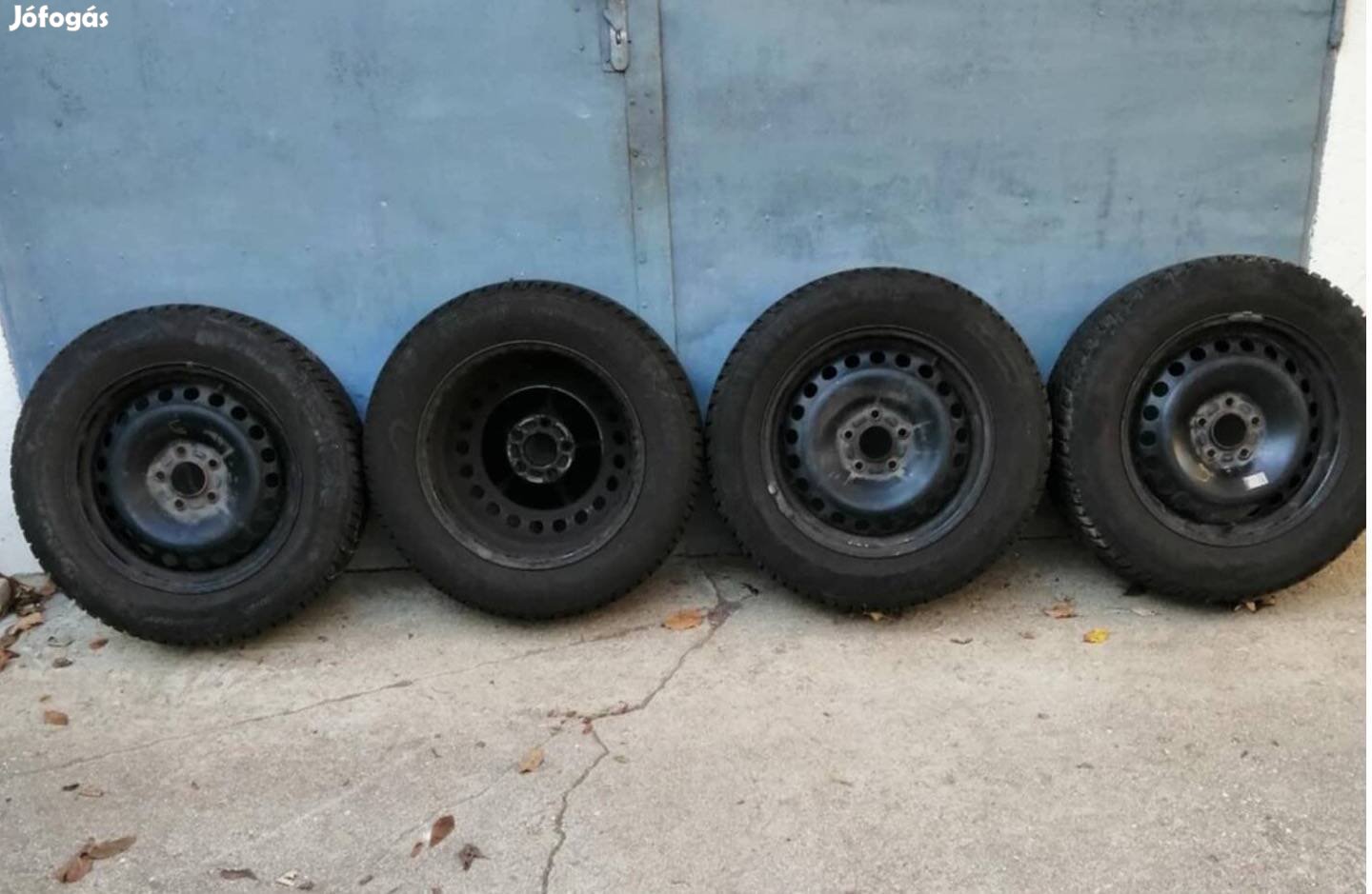 Kormoran téligumi kiegészítőkkel 215/60/r16