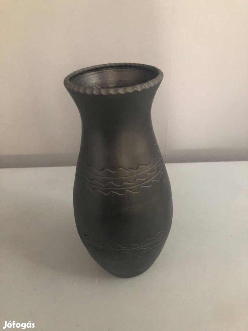 Korondi fekete váza eladó