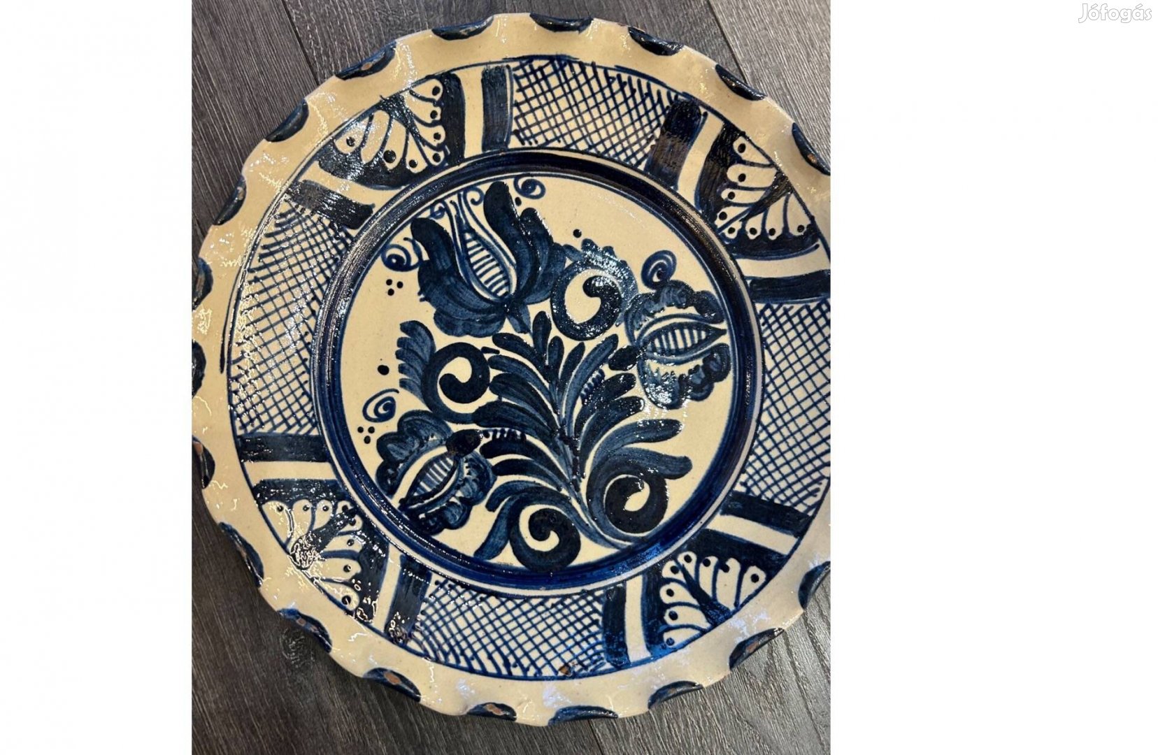 Korondi porcelán tányérok és korsó/kancsók