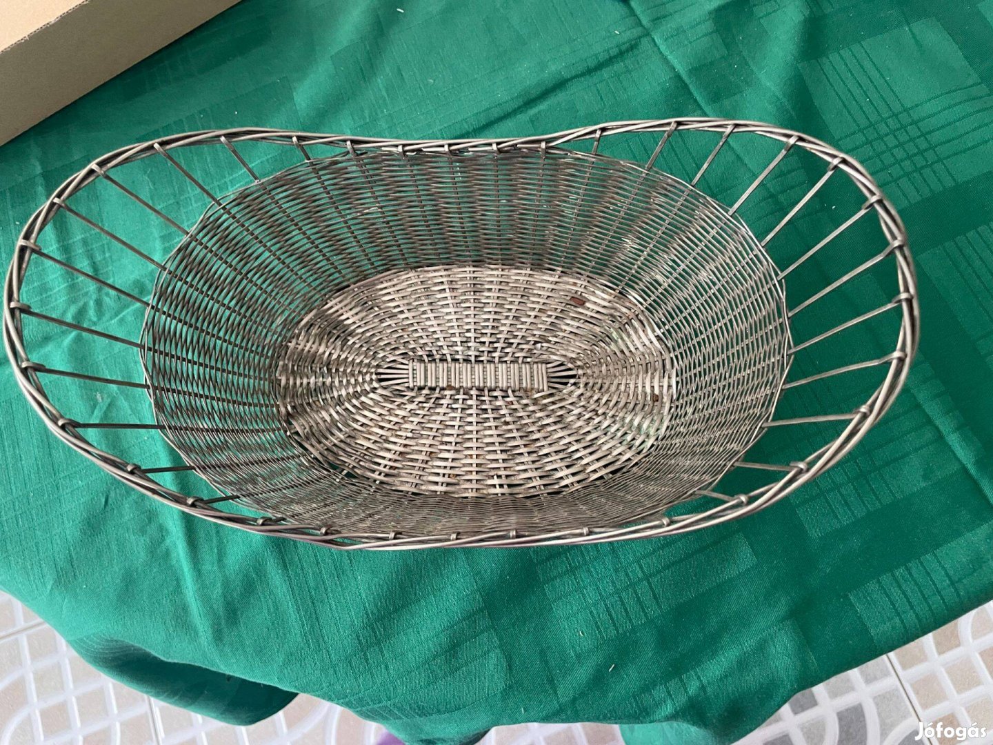 Kosár fémből - gyümölcs , pékárú tárolására
