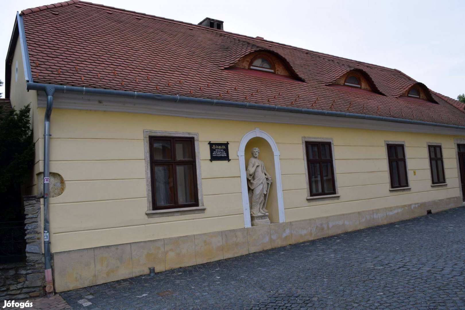 Kőszeg történelmi belvárosában barokk stílusban épült lakóház eladó