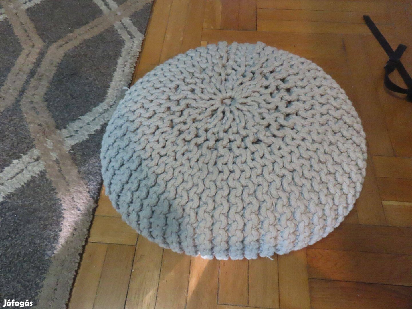 Kötött, horgolt puff