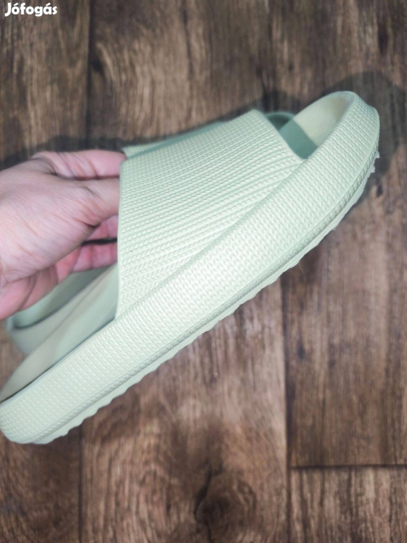 Kötött mintás könnyű papucs