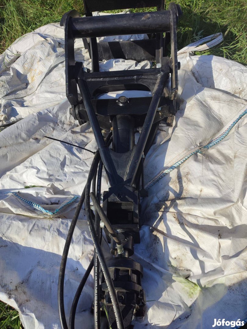 Kotró gép markoló rönk kanál forgatóval újszerű állapottban eladó