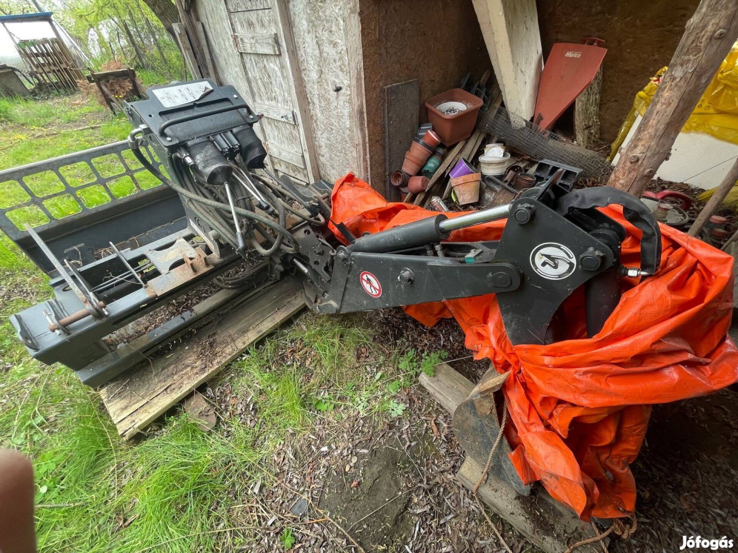 Kovaco árokásó adapter, típus: MZ 600. Rakodógép felfüggesztéssel