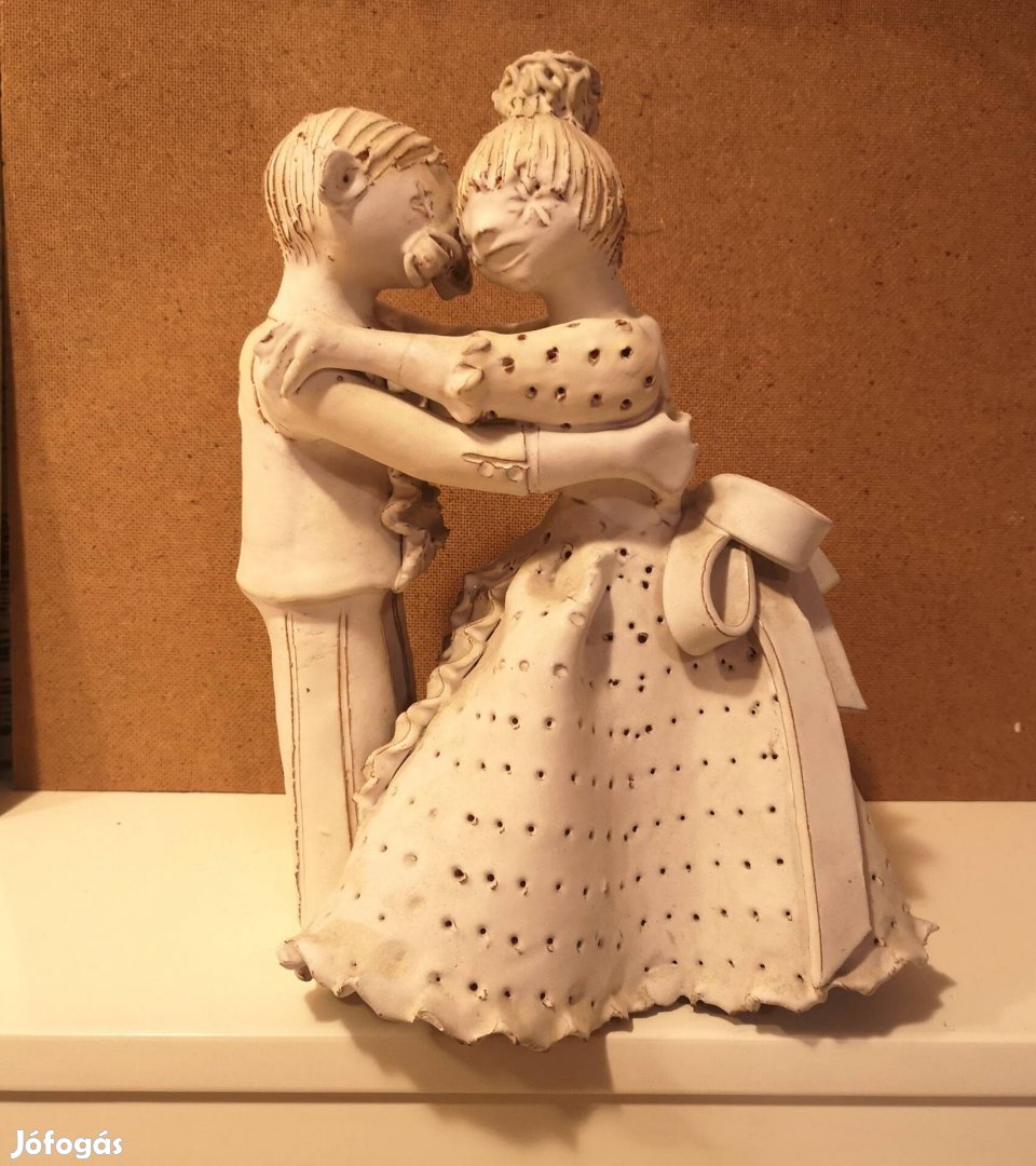 Kovács Éva kerámia figurális szobor "Táncoló pár', 34 cm