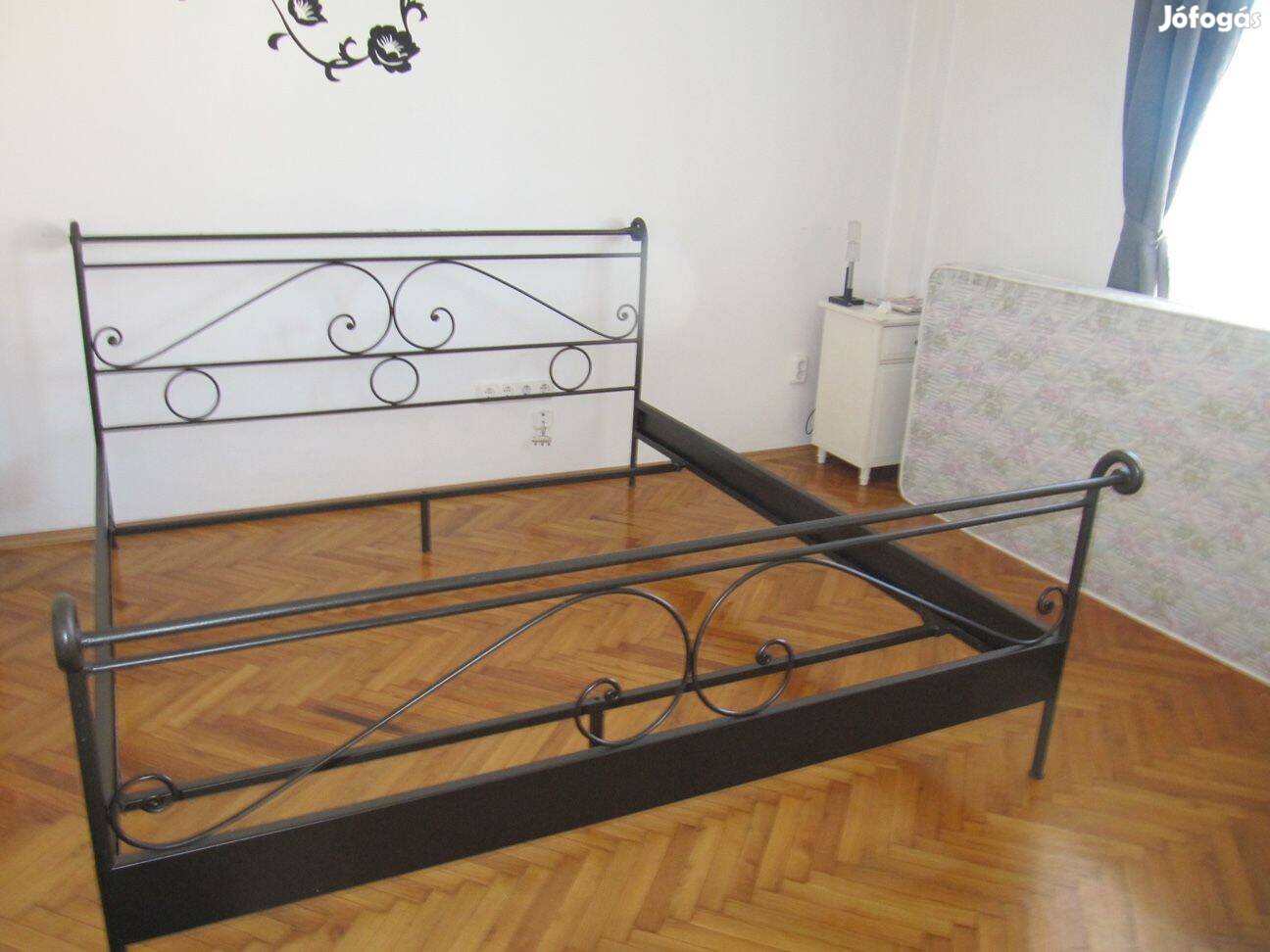 Kovácsolt vas franciaágy
