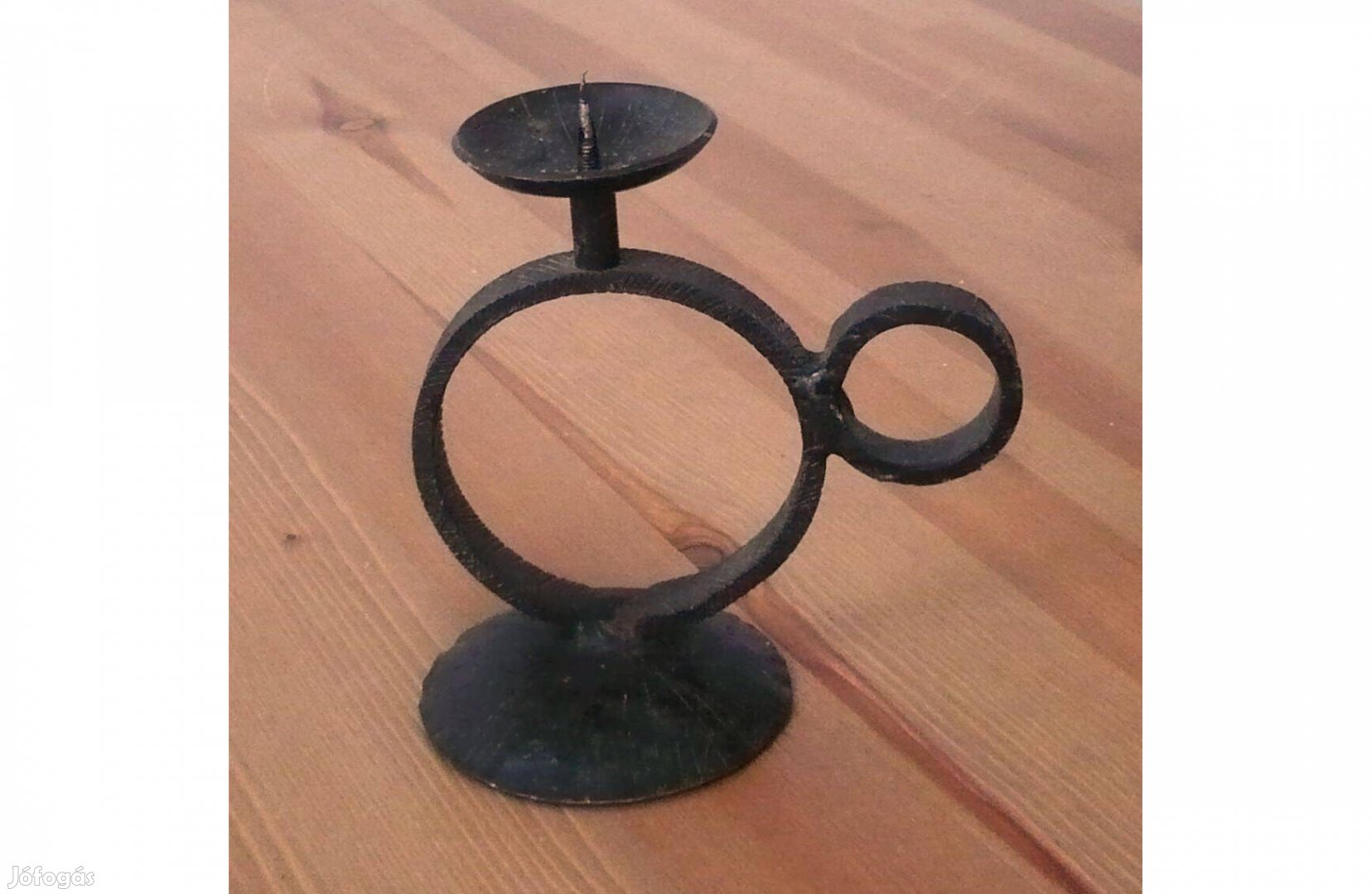 Kovácsoltvas gyertyatartó, 12 cm. magas