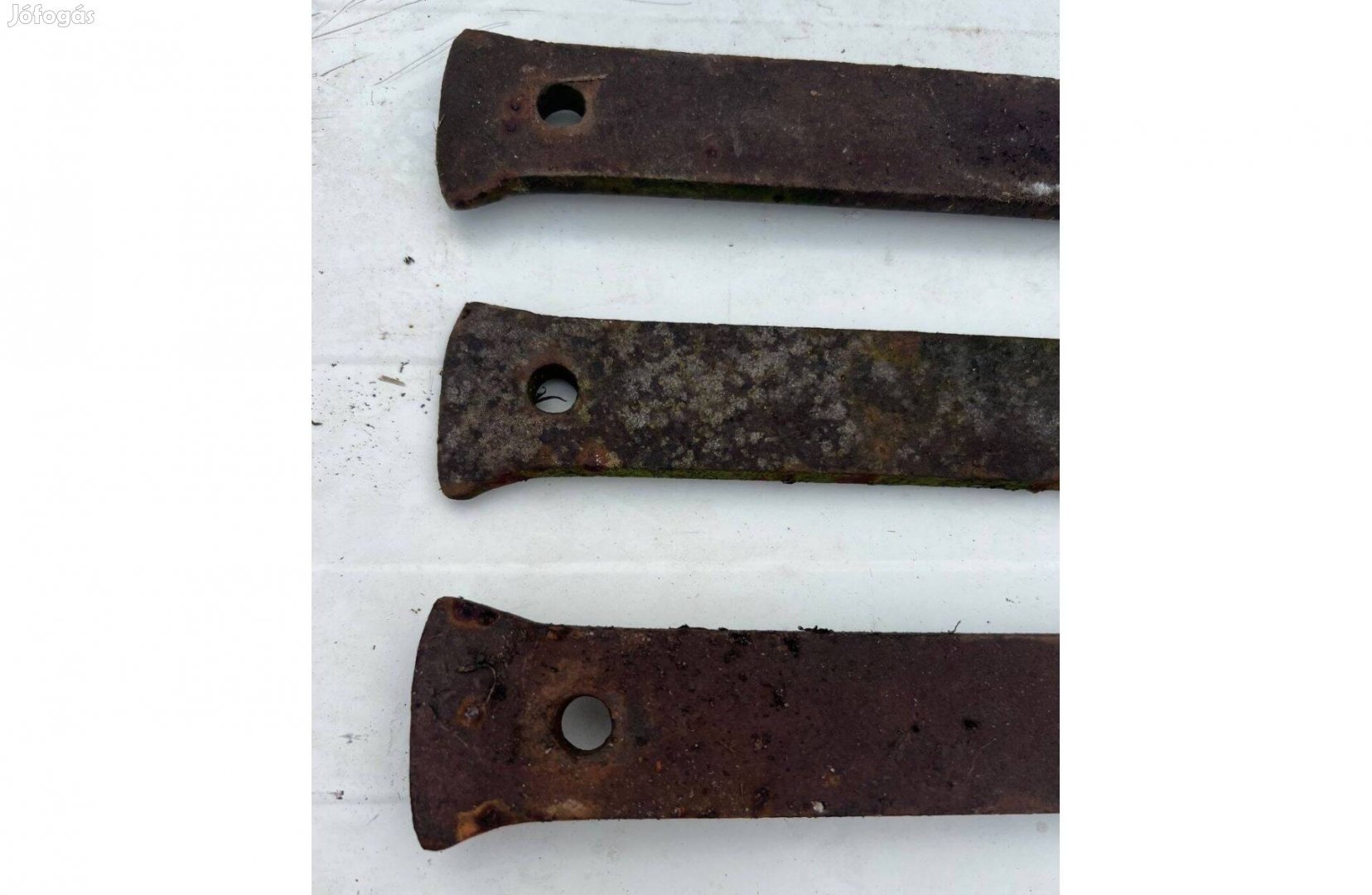 Kovácsoltvas kapu pántok 3 db eladó, 151, 5 cm hosszú
