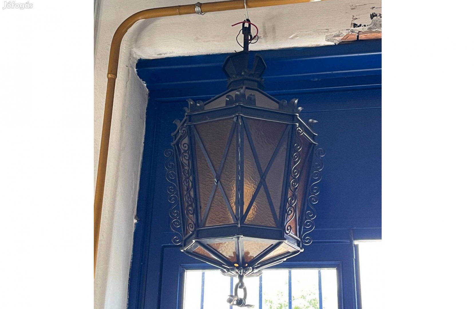 Kovácsoltvas kültéri lámpa