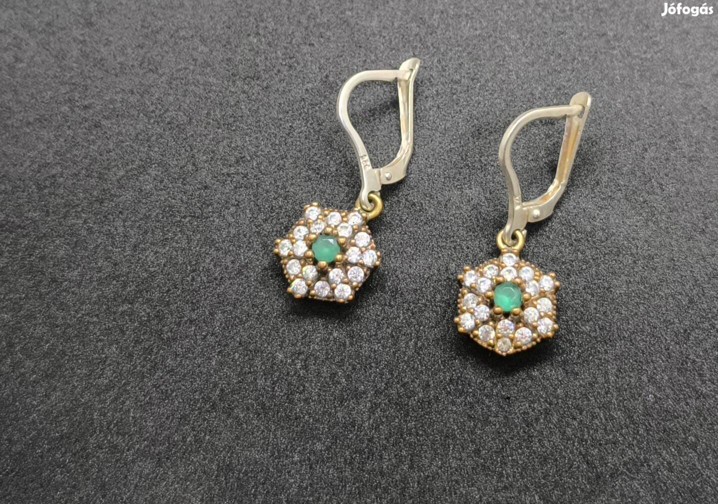 Kövekkel ezüst fülbevaló