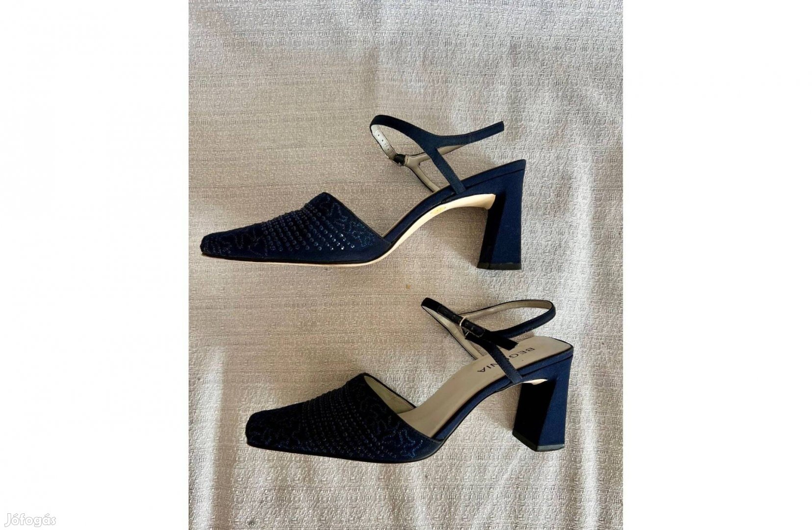 Középkorú hölgyek kényelmes alkalmi szandálja, 38, új