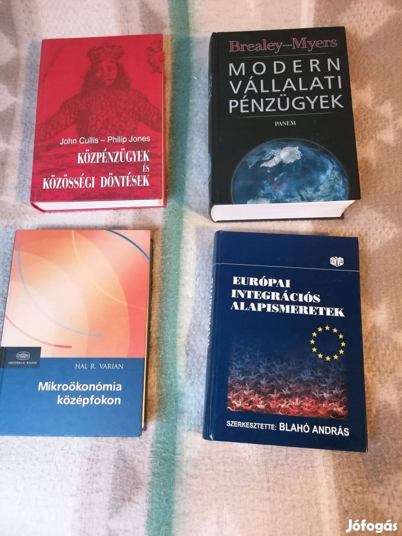 Közgazdaság témájú 36 darabos könyvcsomag egyben eladó