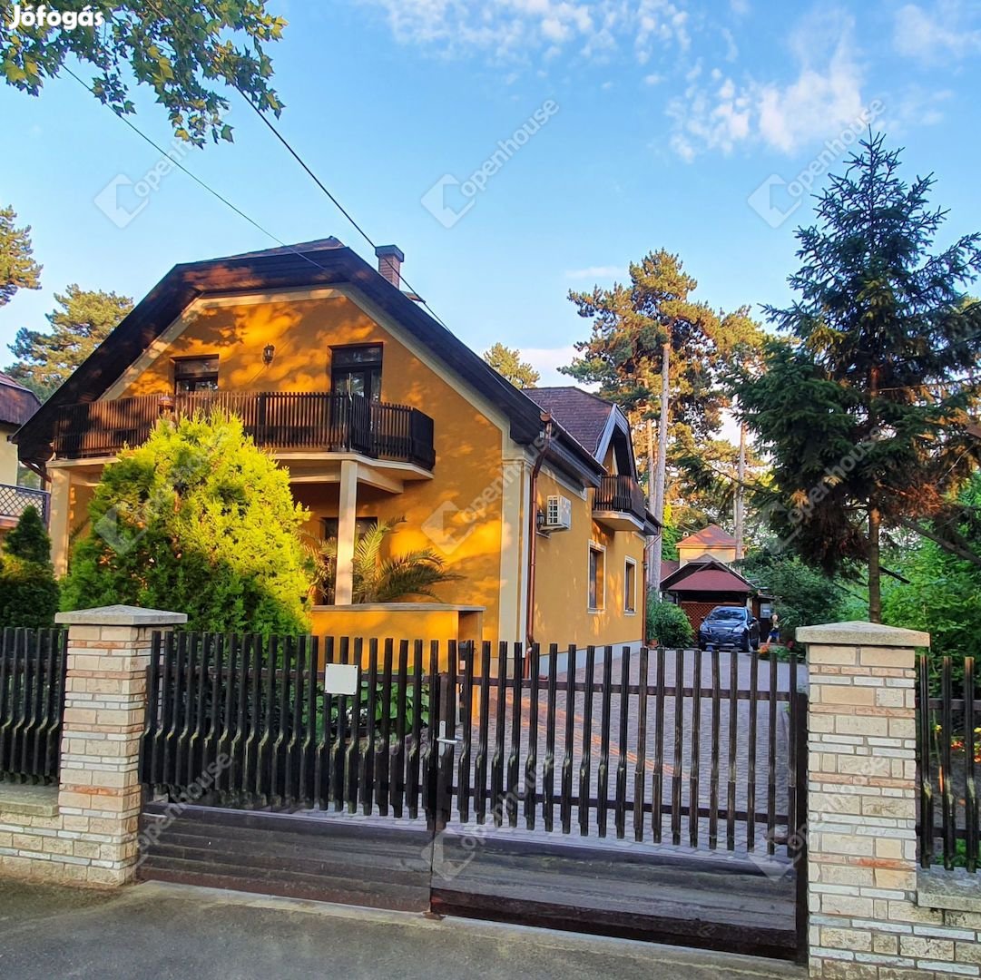 Közhírré tétetik Siófok városában eladandó egy partközeli