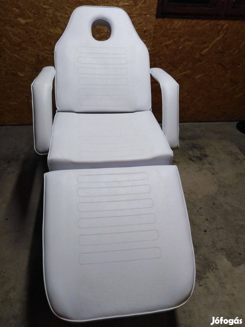 Kozmetikai, pedikűrös kezelőágy