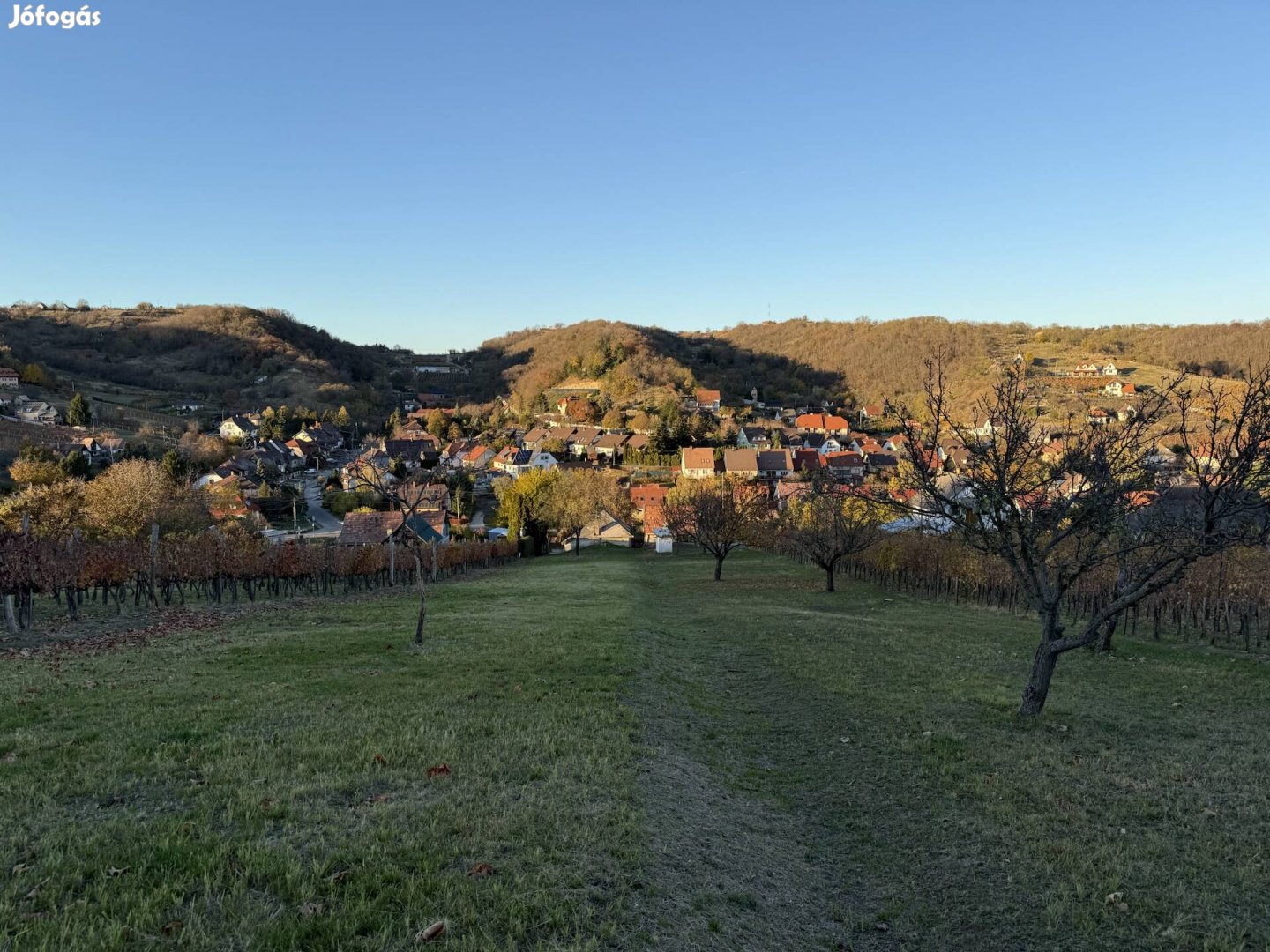 Közműves örök panorámás zártkert eladó