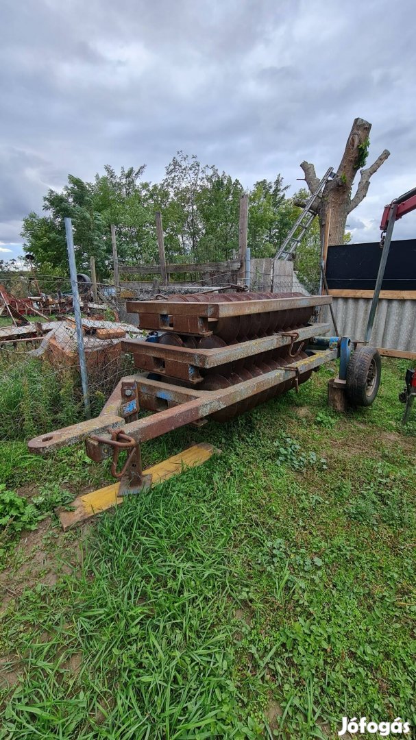 Közúton vontatható gyűrűshenger eladó 