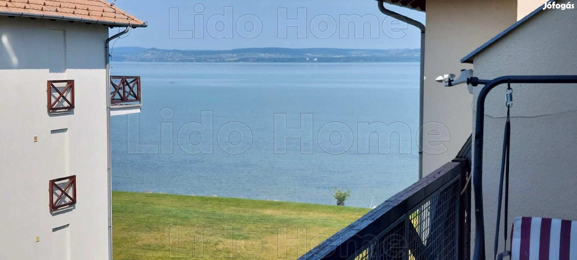 Közvetlen vízparti lakás Balatonőszödön!