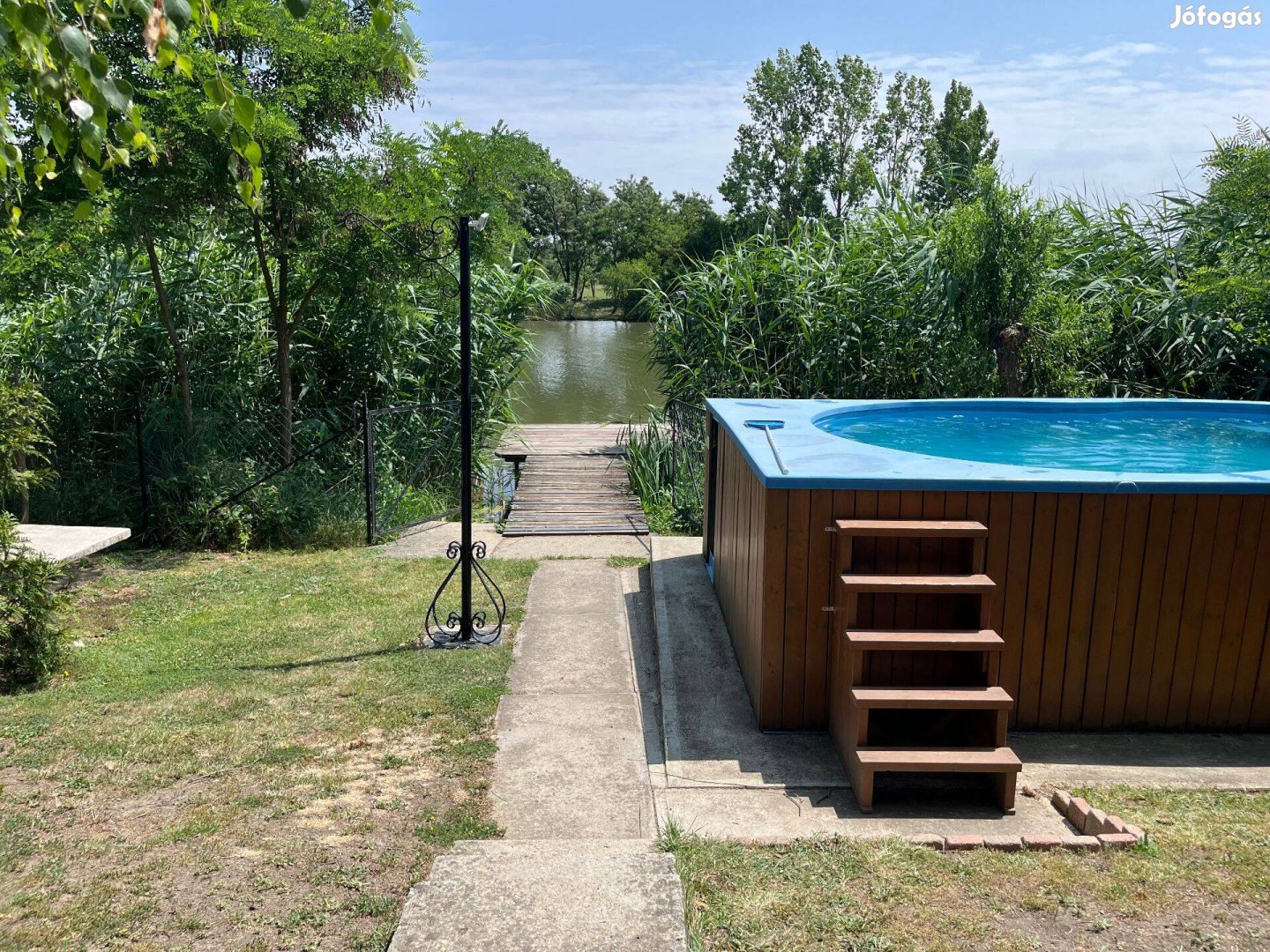 Közvetlen vízparti nyaraló bérelhető Békéssszntandráson a