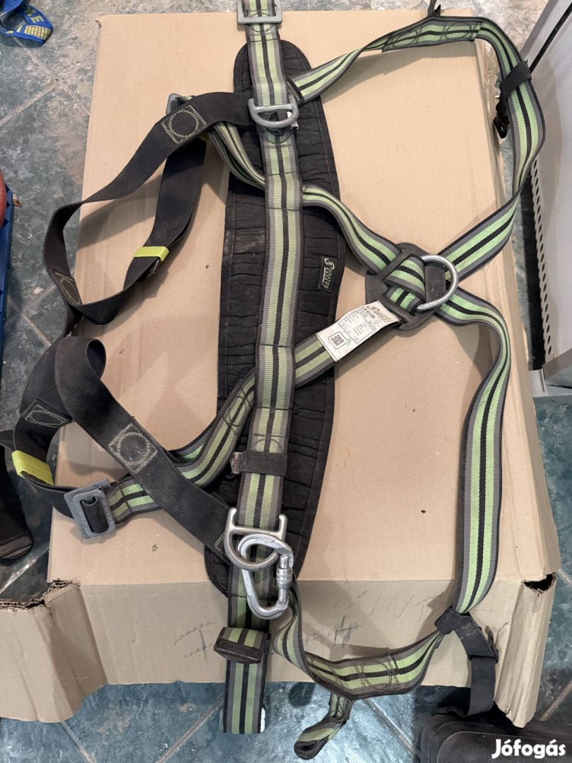 Kratos testheveder eladó .