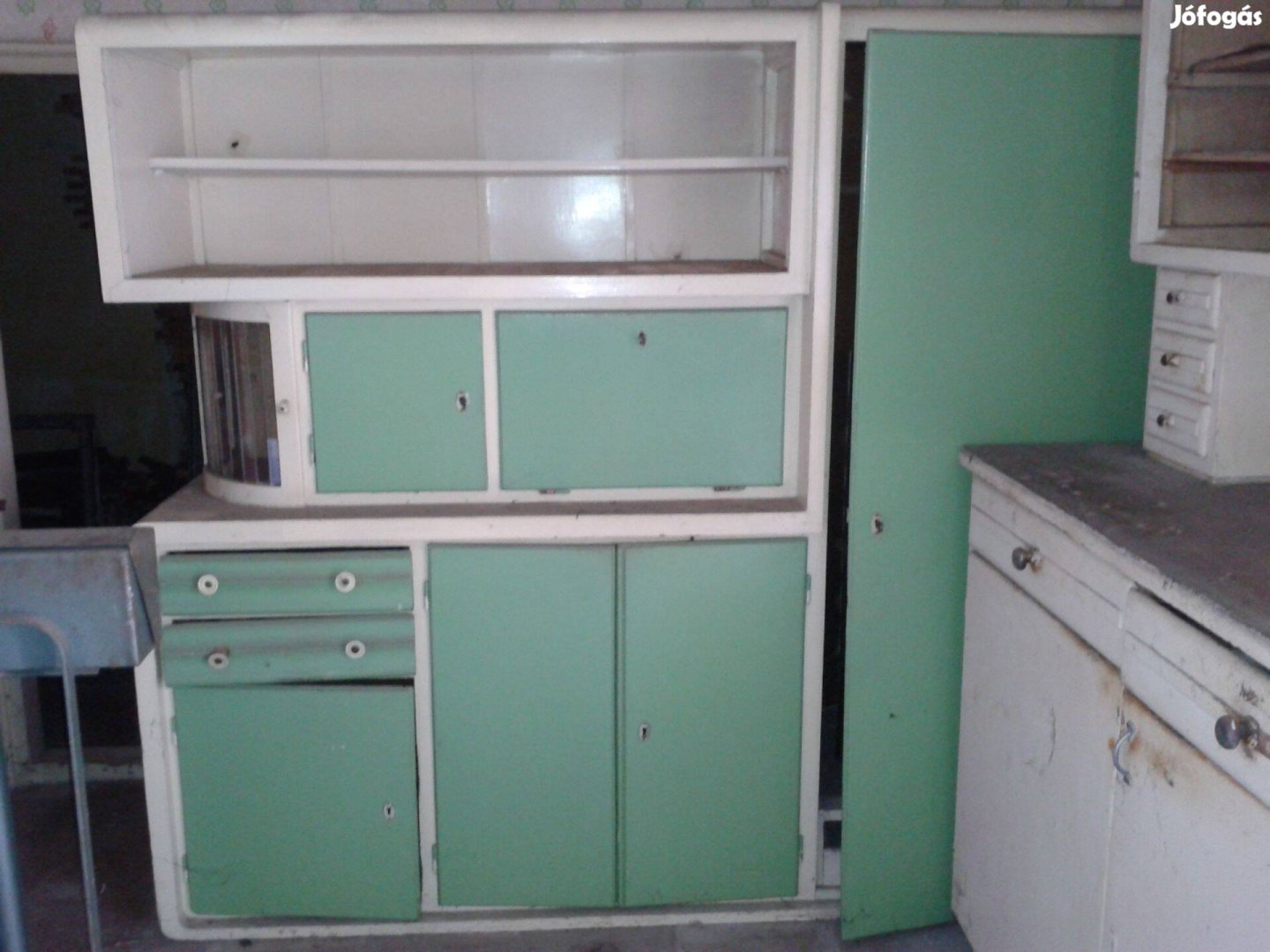 Kredenc, tálaló, tálalószekrény, régi konyhabútor eladó
