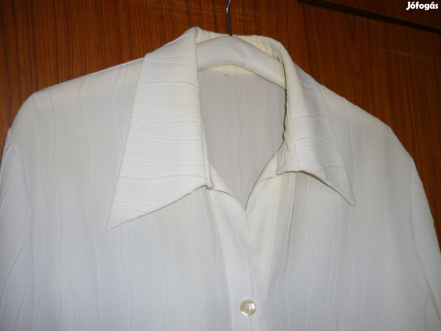 Krémszínű hosszú ujjú blúz 44-es méret