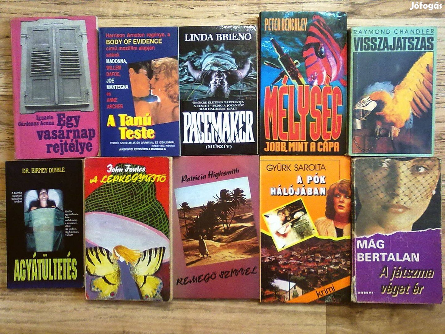 Krimik, bűnügyi könyvek nagy választéka egy könyvcsomagban