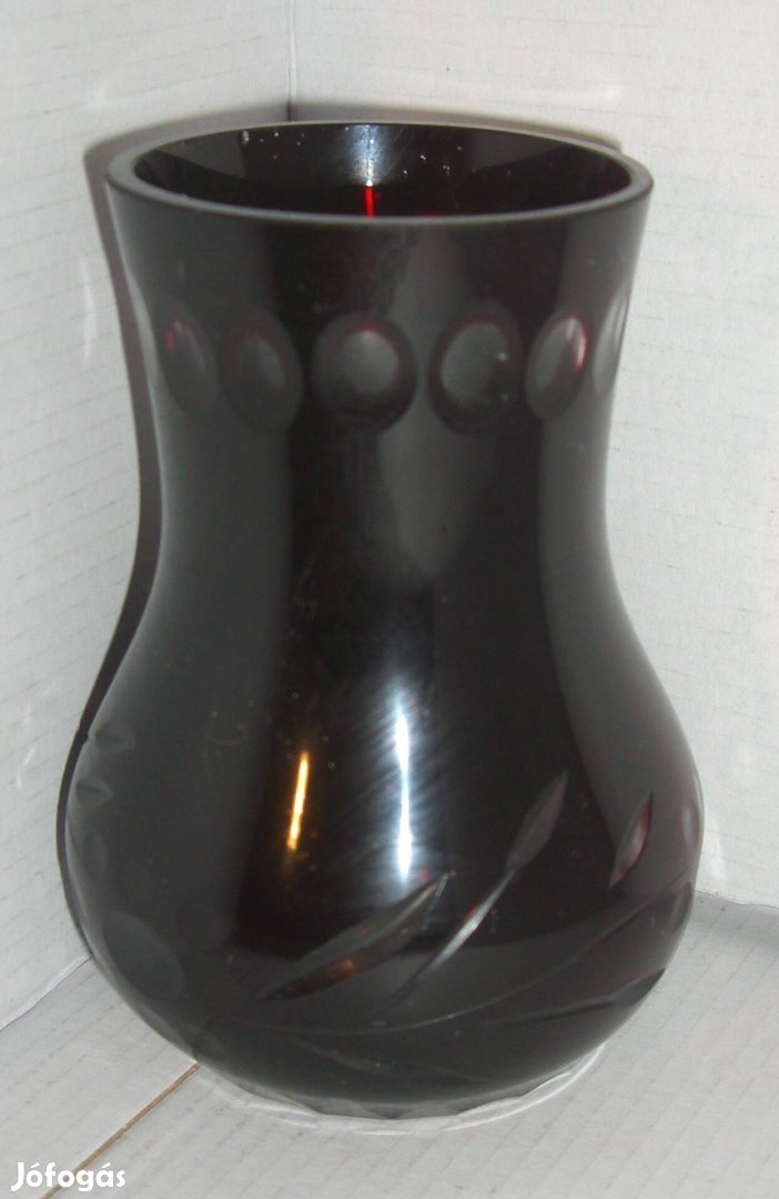 Kristály csiszolt - metszet 10 cm magas piros váza