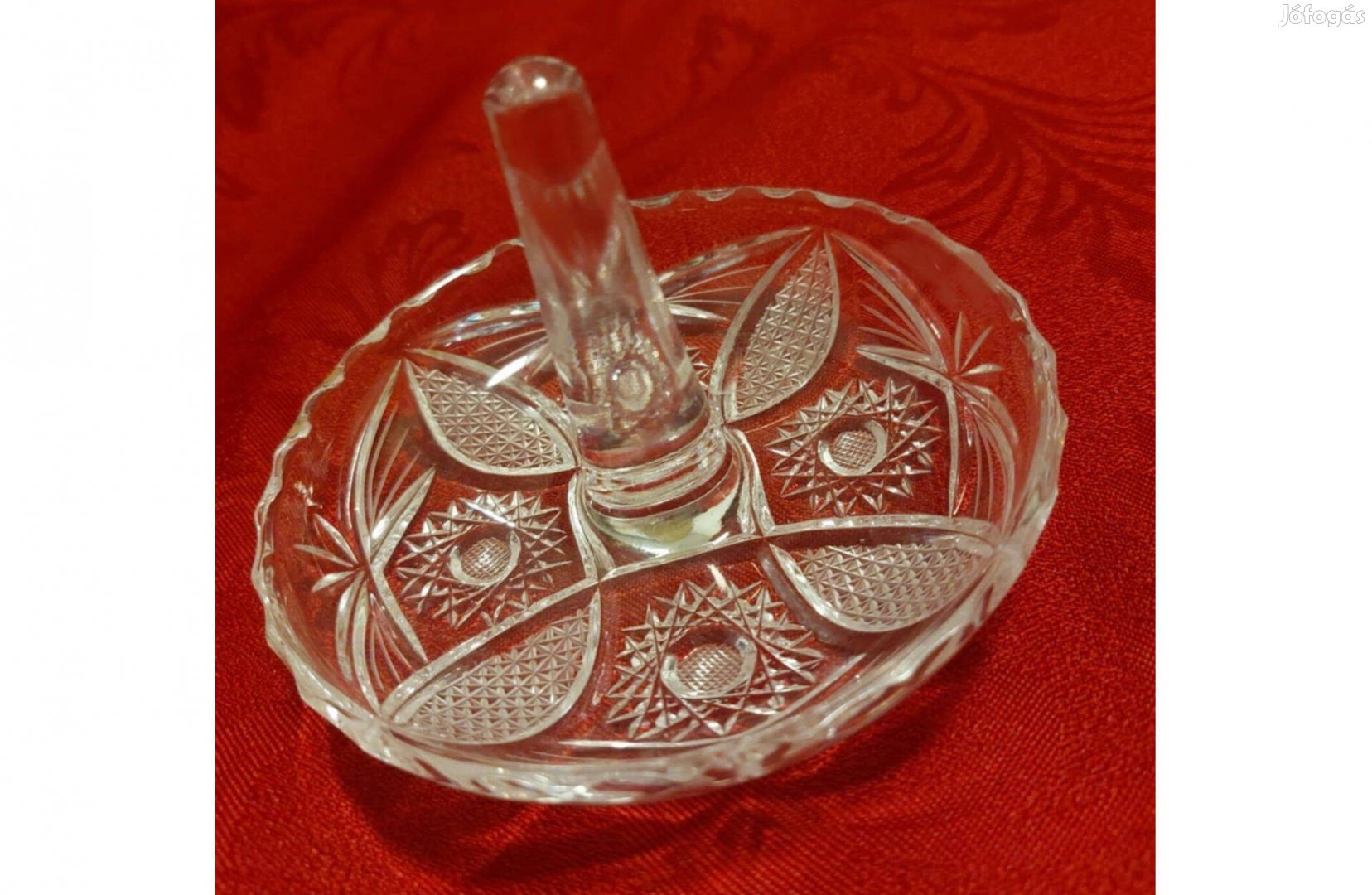 Kristály gyűrűtartó
