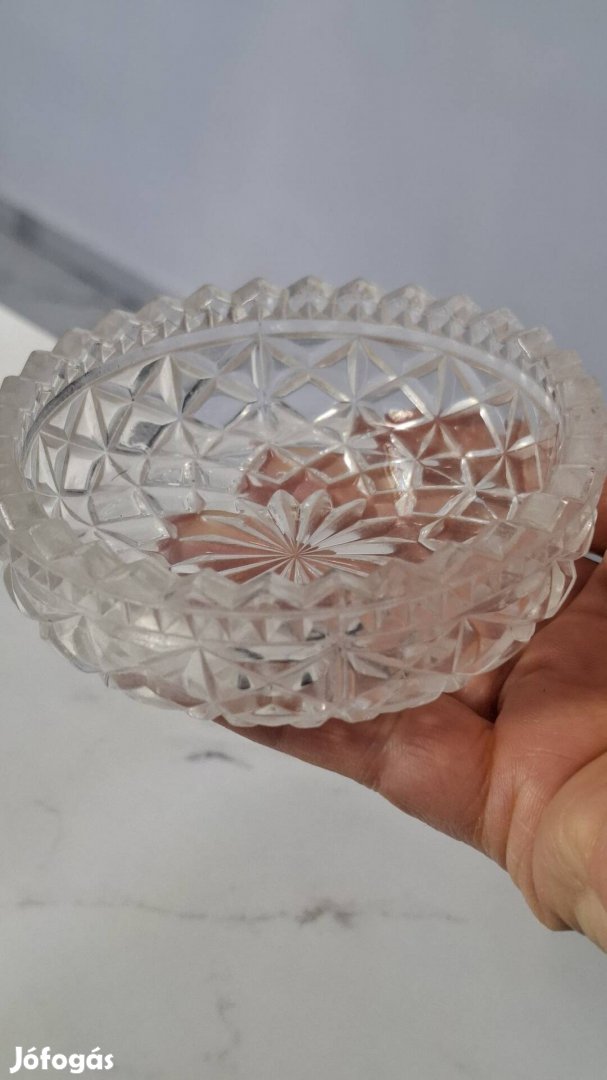 Kristály kínáló tál