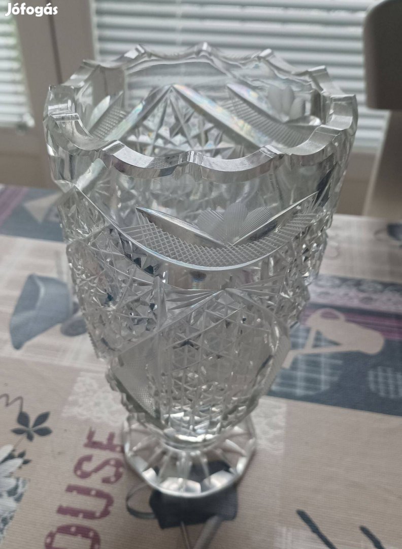 Kristályváza, 21 cm magas