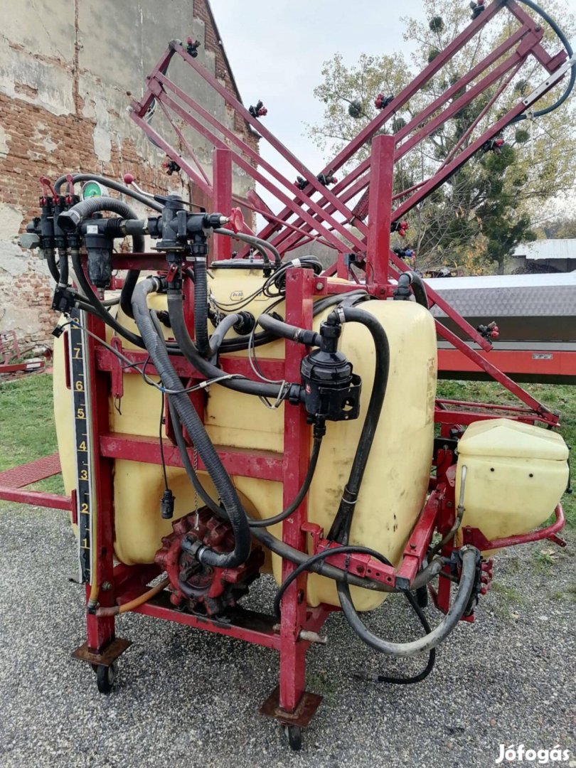 Krobath 800 literes szántóföldi permetező