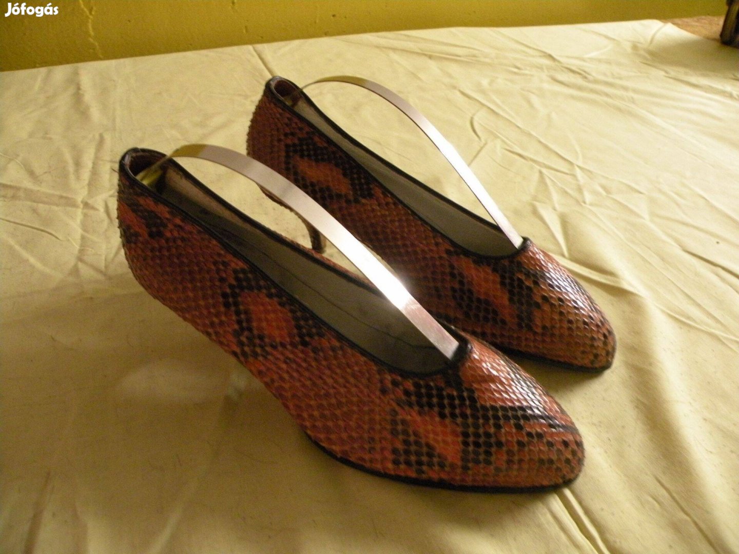 Krokodílbőr női cipő eladó !