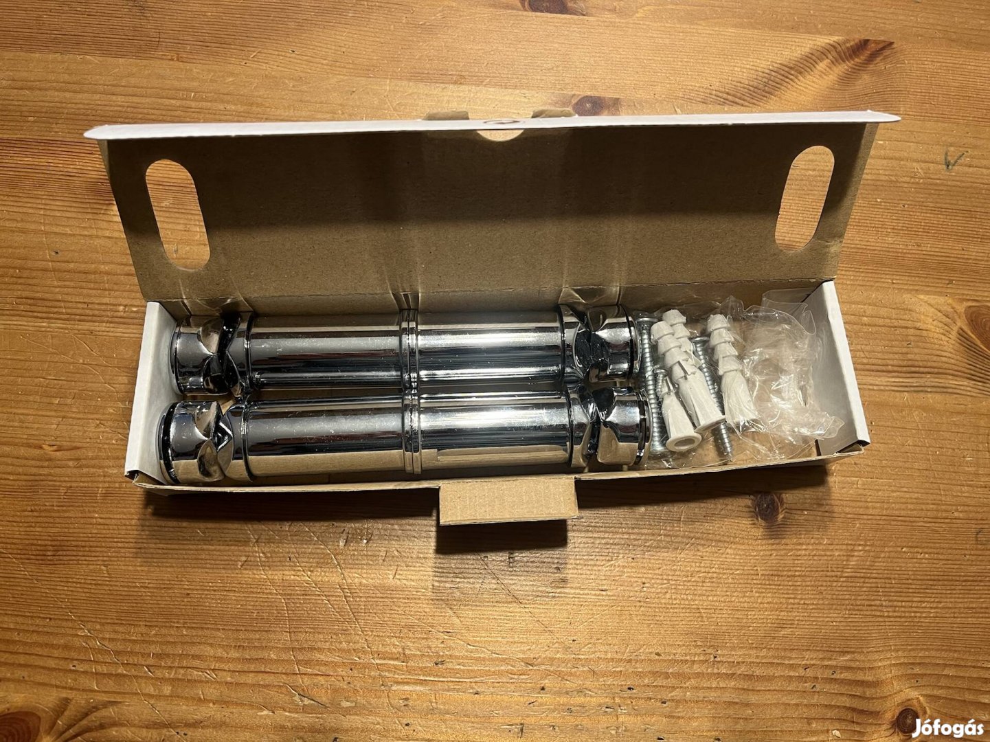 Krómszínű törölközőszárító tartó konzol szett