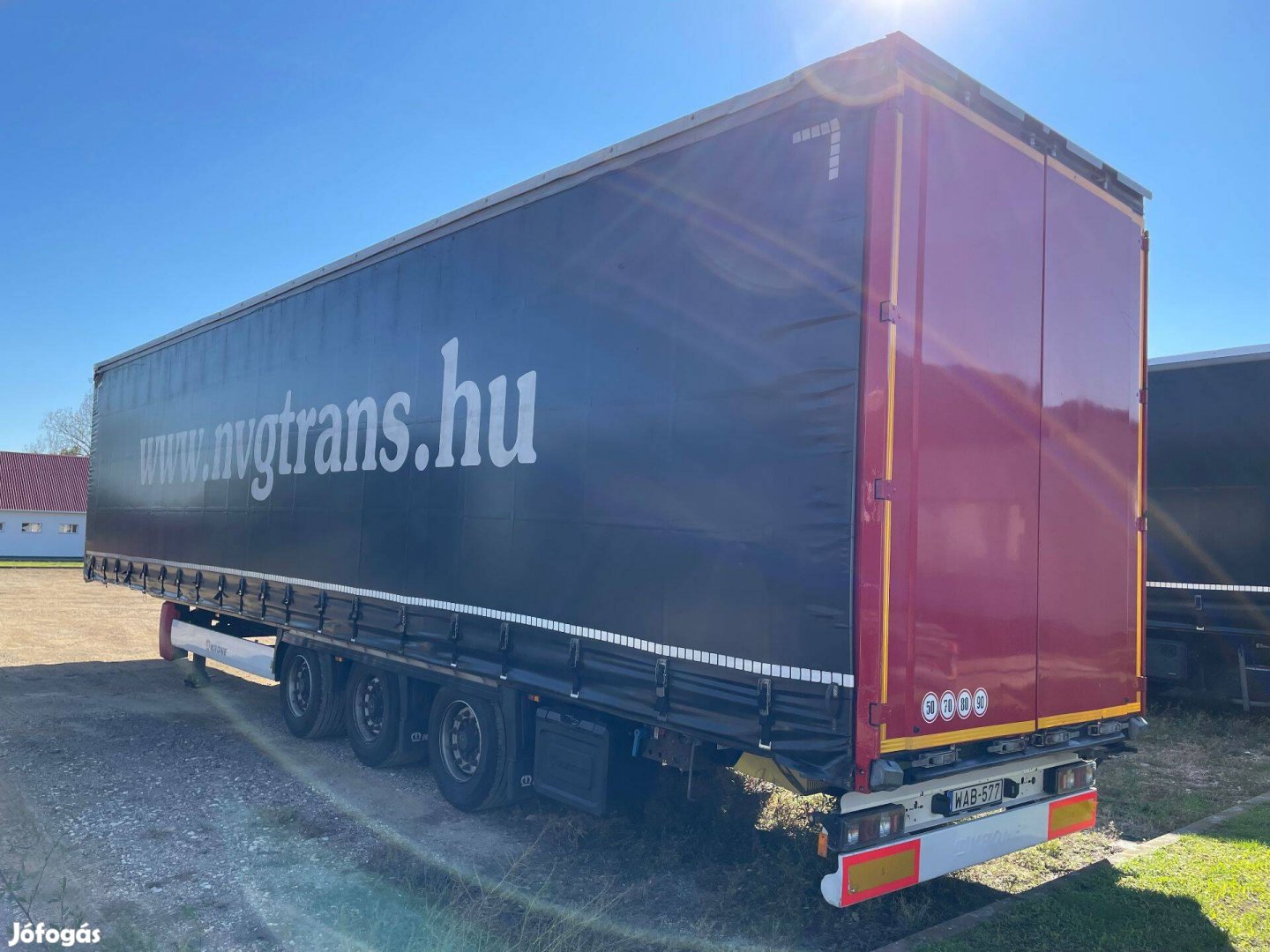 Krone mega ponyvás félpótkocsi