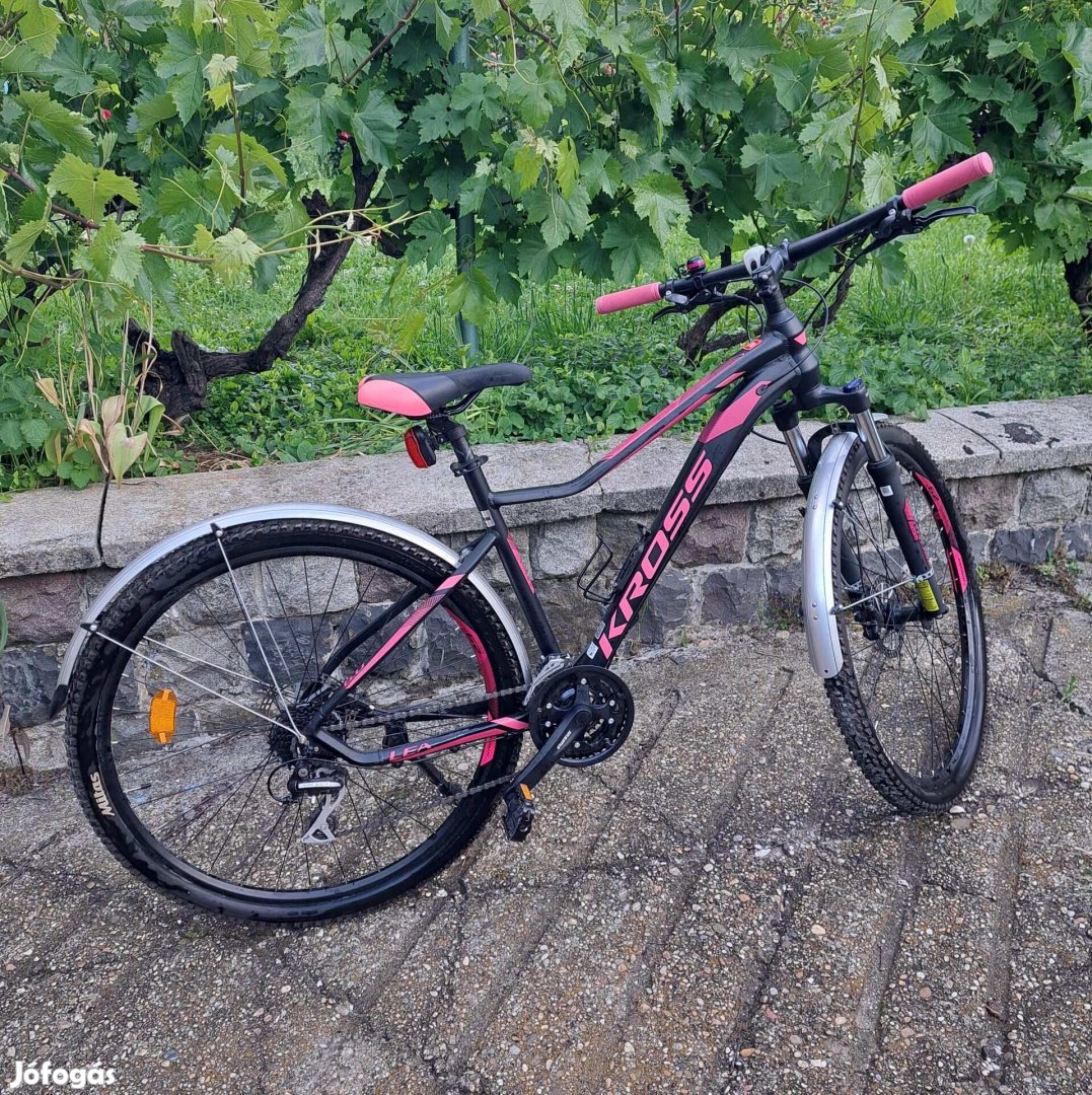 Kross Lea 6. női MTB 29" fekete-pink M 19-es váz