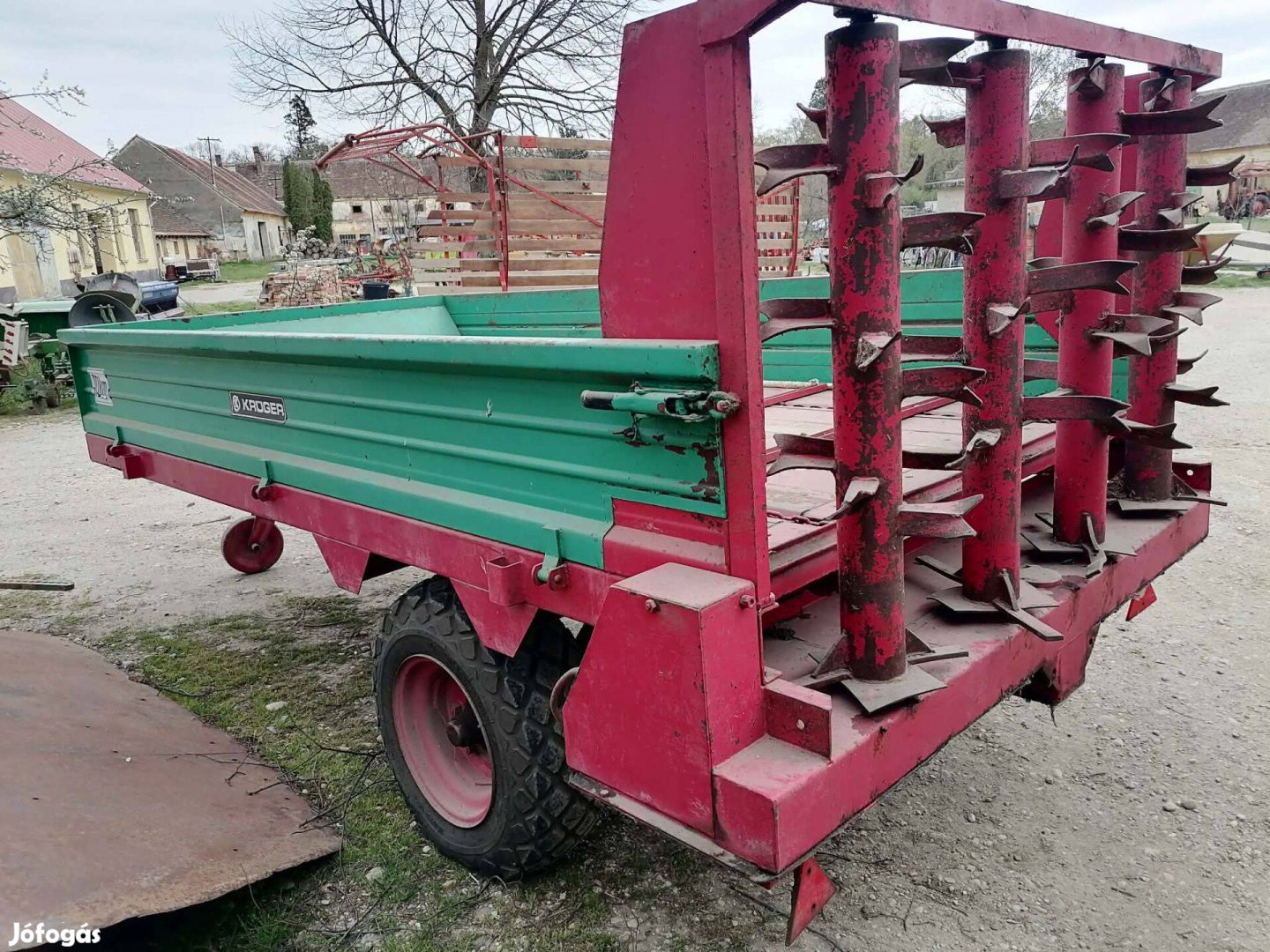 Krüger 3 tonna raksúlyú trágyaszóró