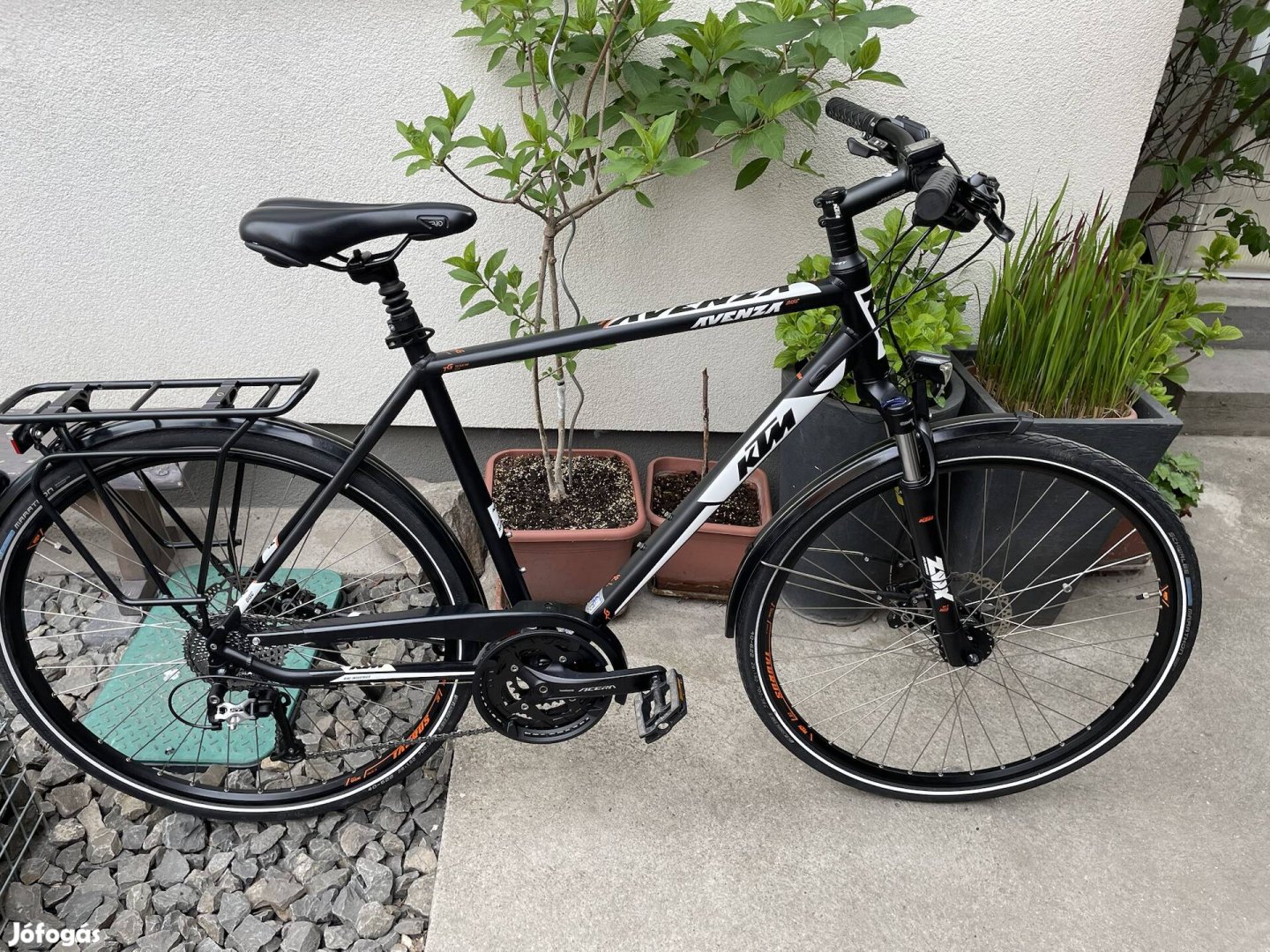 Ktm Avenza Disc  28" alu ffi trekking (56) fekete kerékpár 