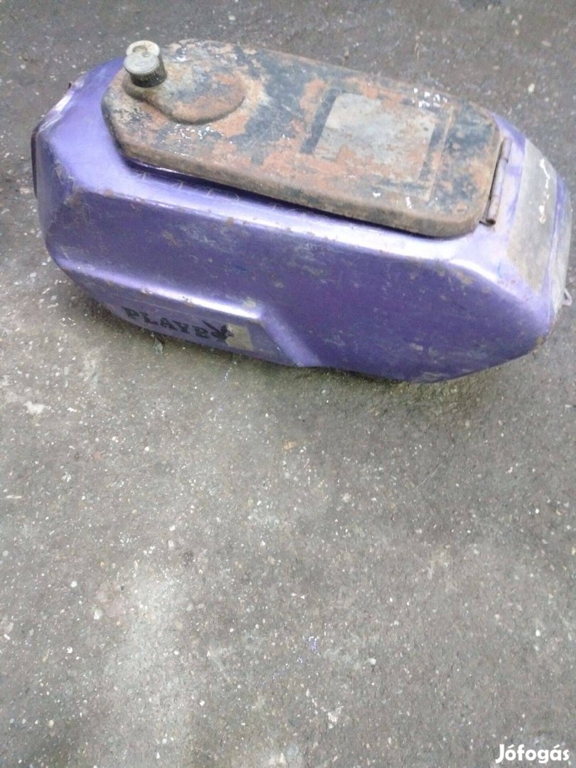 Ktm comet benzintank olcsón eladó