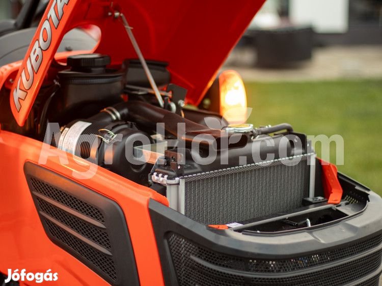 Kubota 12 LE Traktor bukókerettel